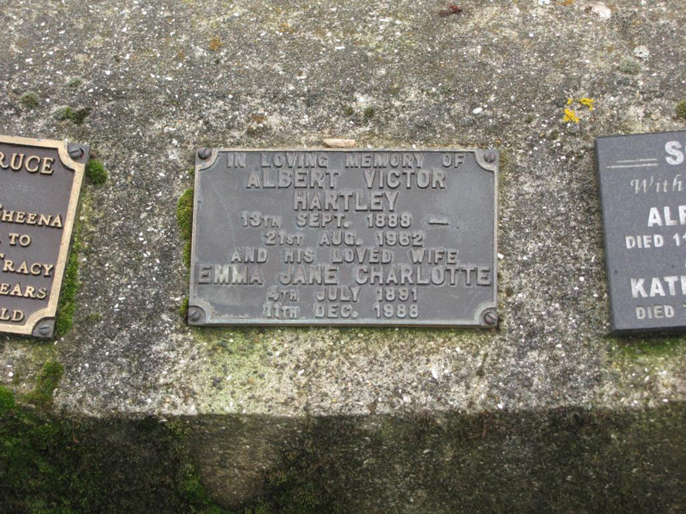 Photo of headstones/Emma Jane Charlotte McLennan (Hartley) d 1988 hdstn Invercargill